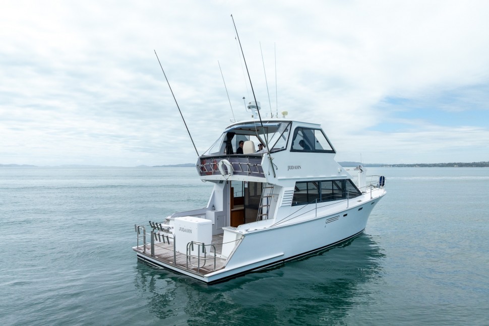 Don Senior 13.8 Judahn 08 exterior