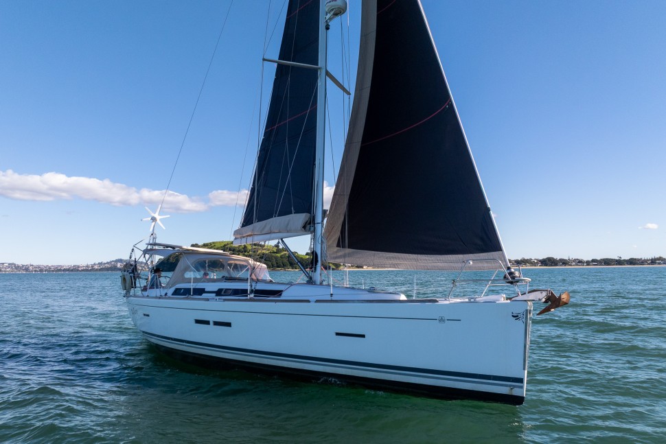 Dufour 405 GL Te Rere 10 exterior sails