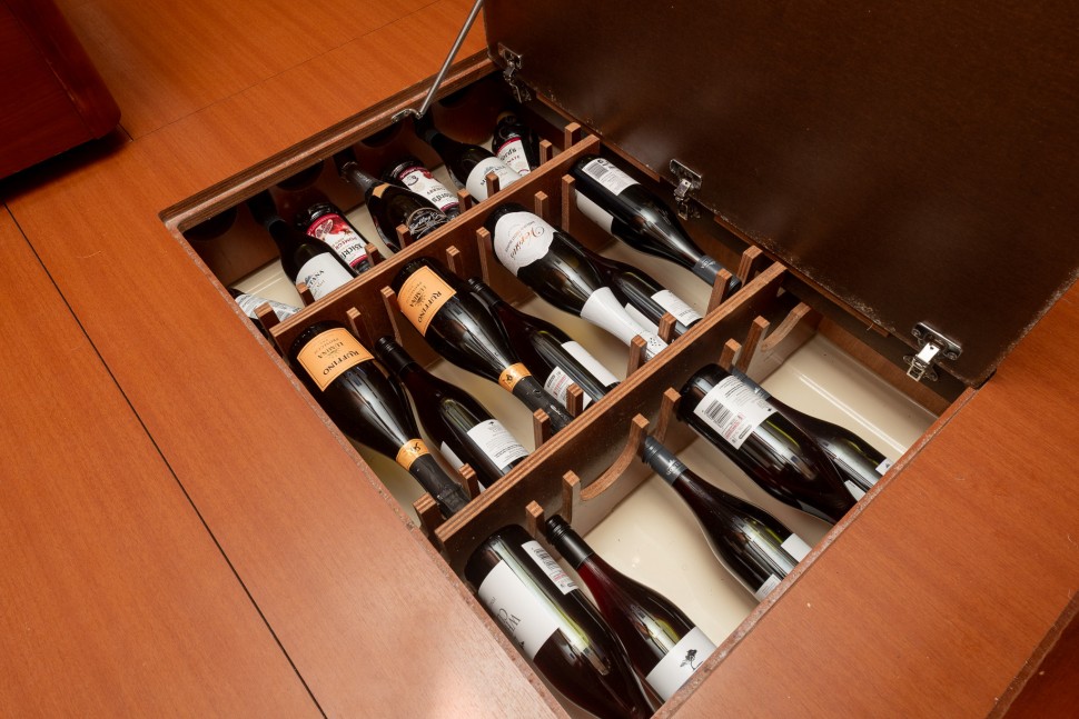 Dufour 405 GL Te Rere 14 storage