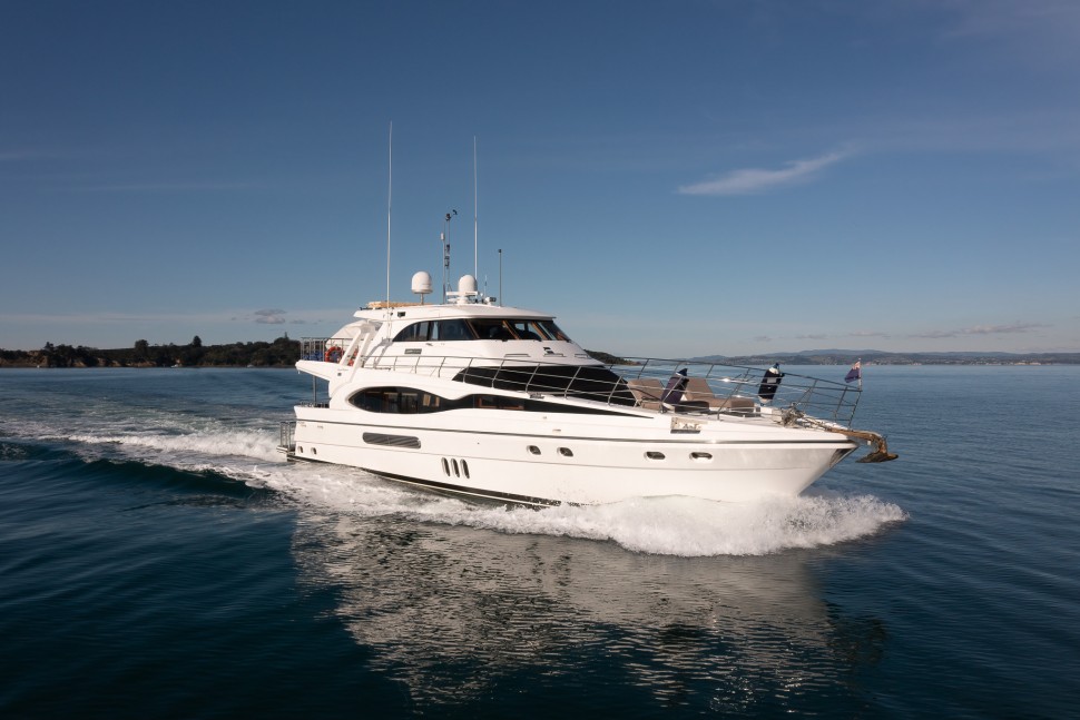 Dyna Laguna 77 Tawaki 3 exterior starboard