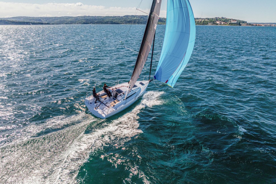 FIRST 30 IMAGE EXTERIOR RUNNING 12