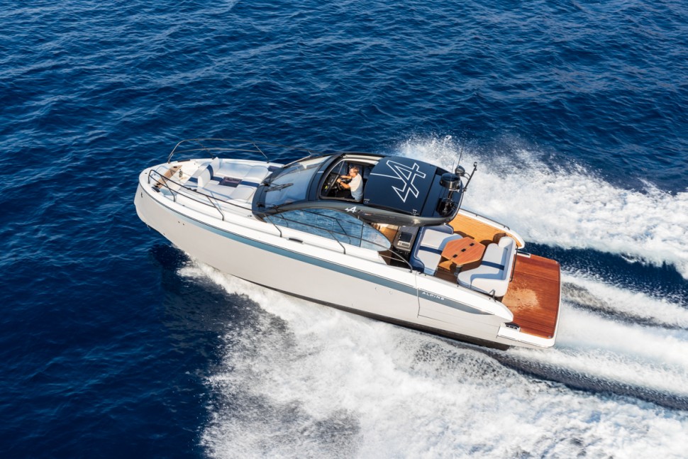 GRAN TURISMO 40 ALPINE IMAGE EXTERIOR 4