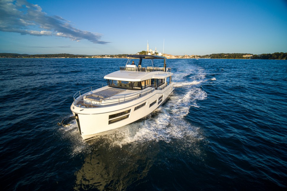 GRAND TRAWLER 62 1