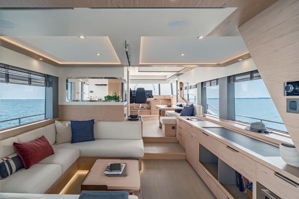 GRAND TRAWLER 62 14