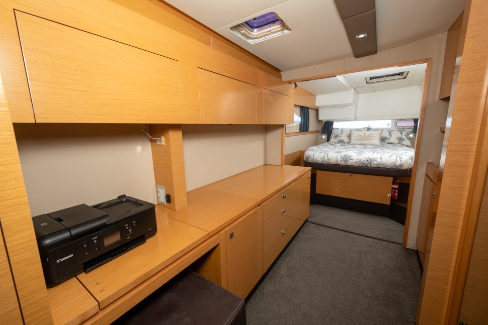 Helia 44 White Cloud 16 master cabin