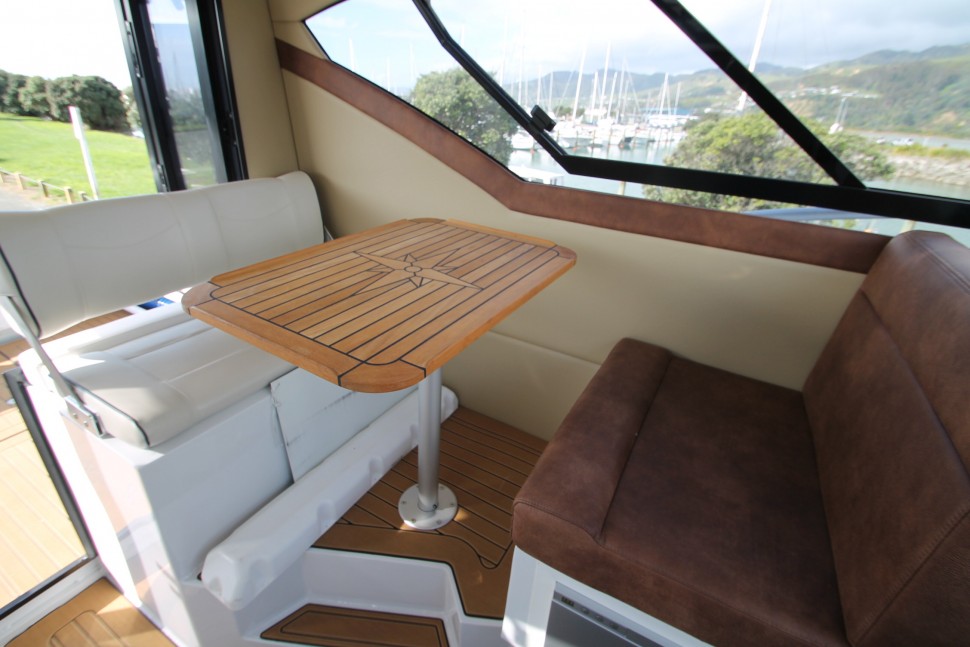 Herley 11 Saloon port