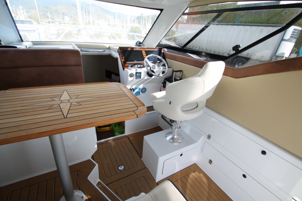 Herley 7 Saloon stb2