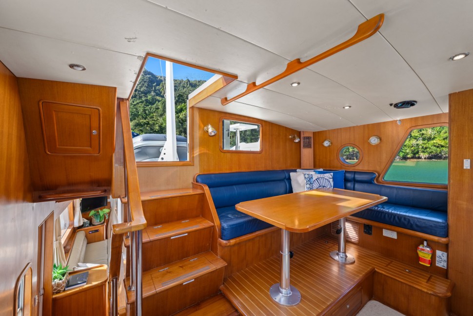 Integrity 10 Pilothouse aft