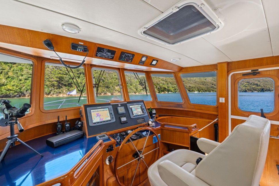 Integrity 13 Pilothouse stbd