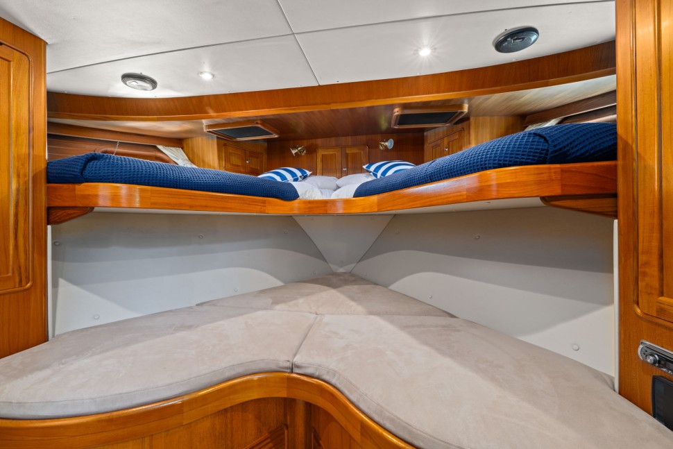 Integrity 16 Guest cabin