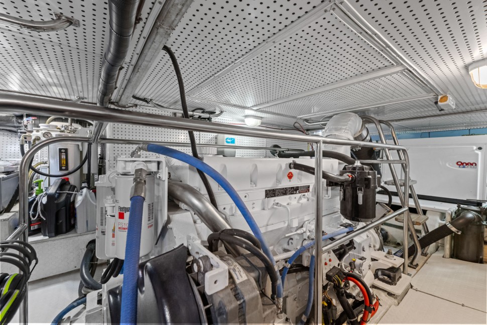 Integrity 20 Engine room