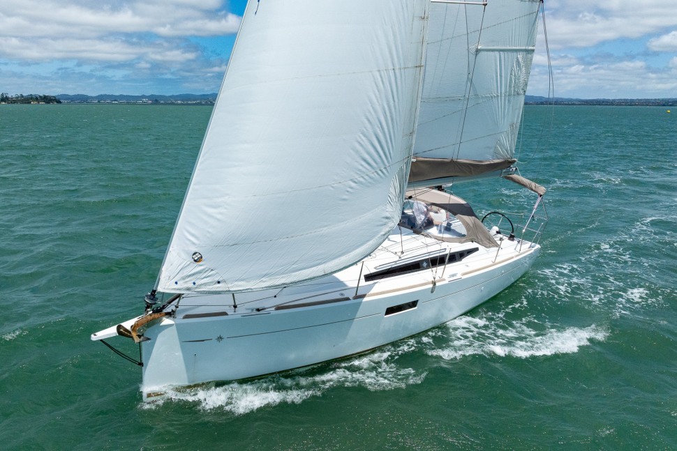Jeanneau 349 2 Exterior