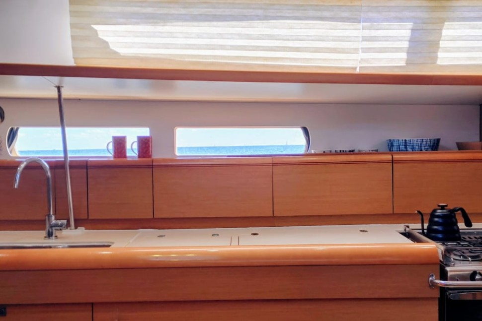 Jeanneau 469 15 galley