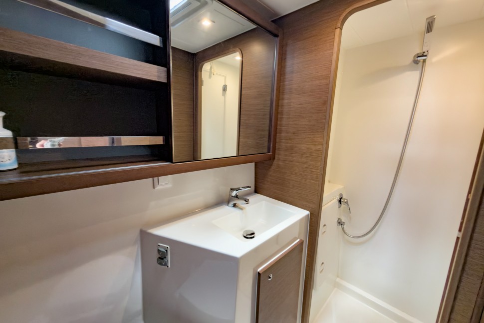 LAGOON 42 OWNER 3 CABINS 30