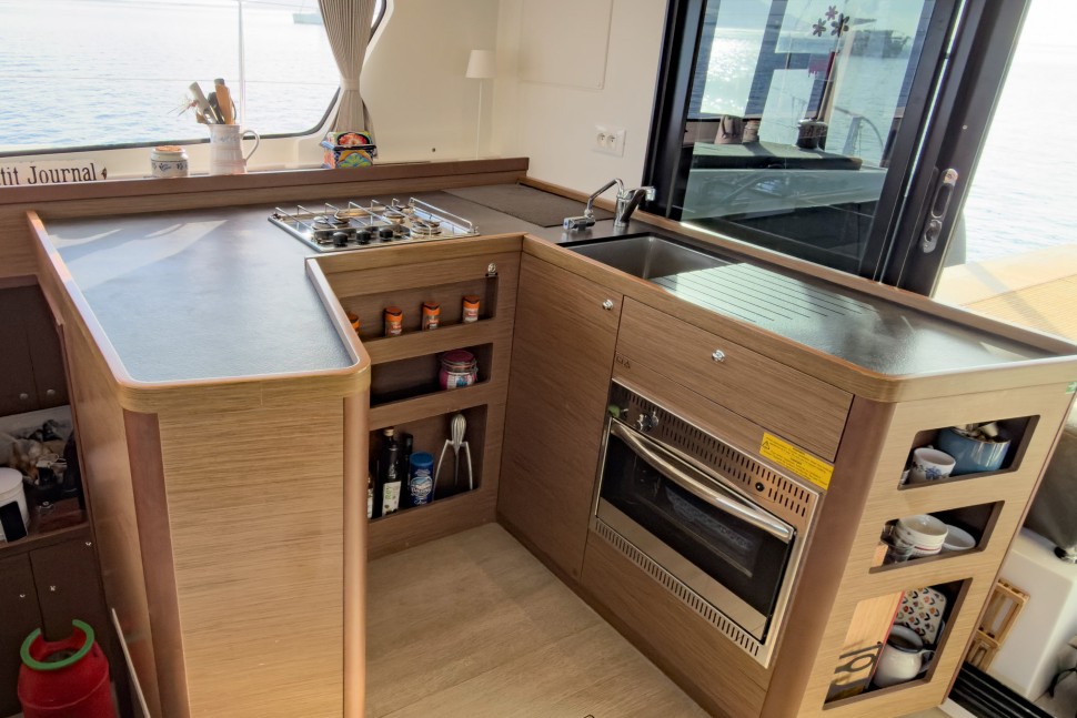 LAGOON 42 OWNER 3 CABINS 32