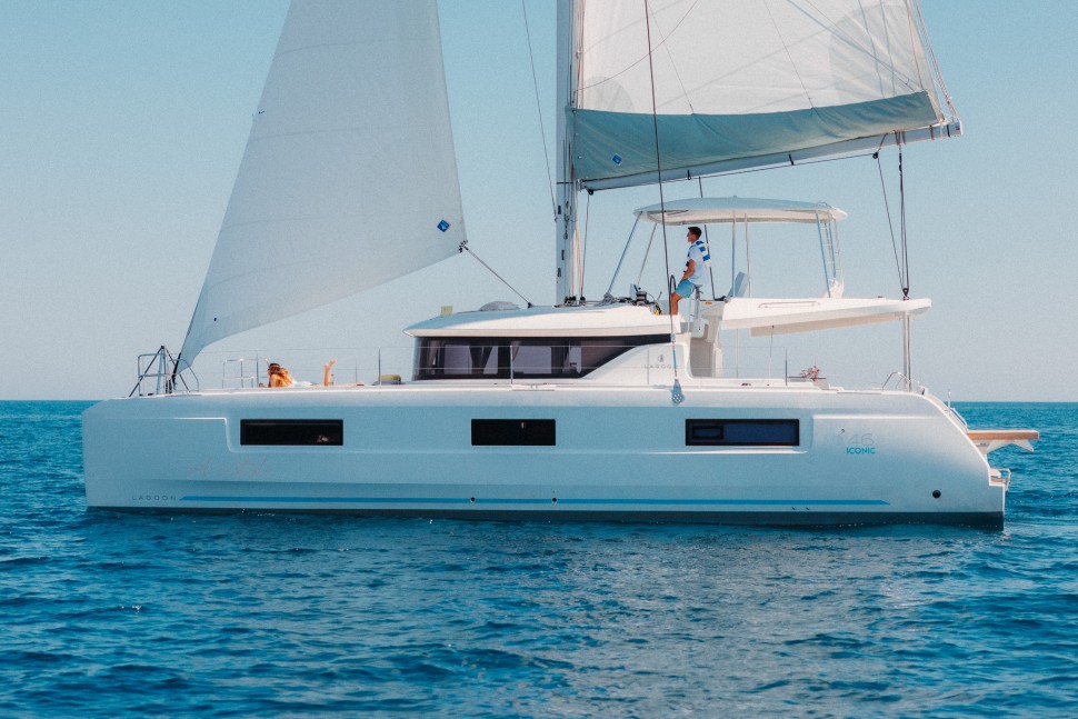 Lagoon 46 Iconic 3