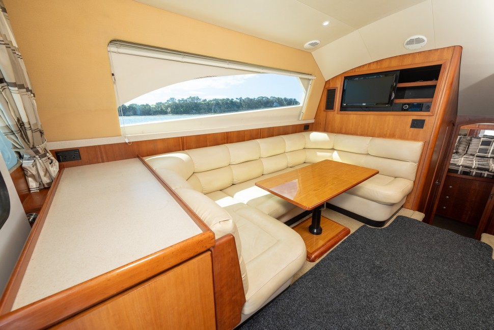 Luhrs 36 The Don 013