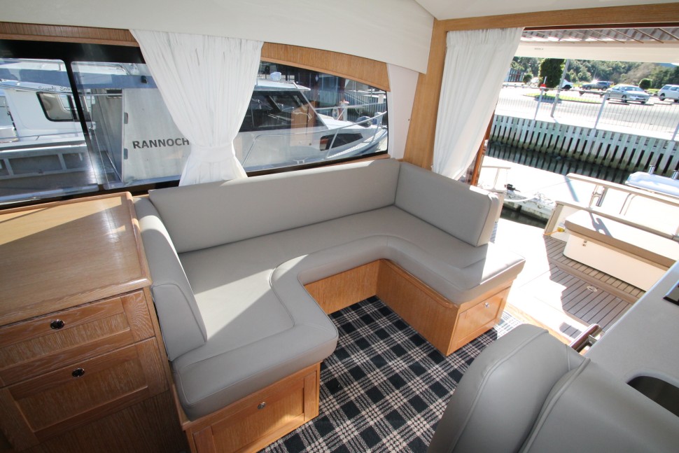 Menorquin 11 Saloon stbd aft