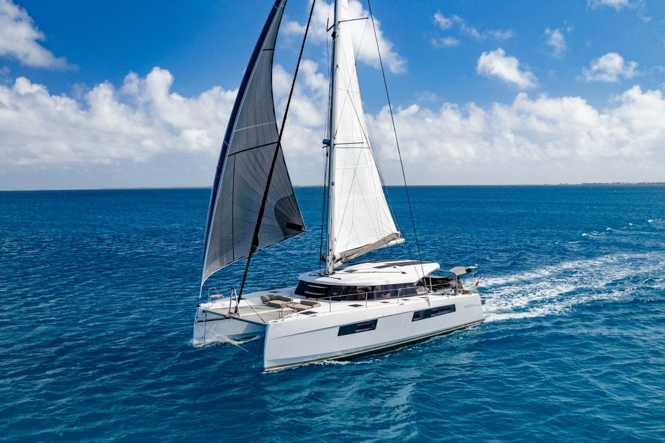NAUTITECH 44 OPEN OWNER 3 CABIN 3