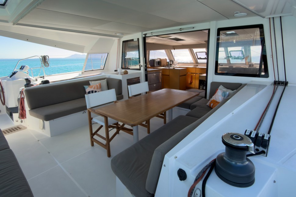 NAUTITECH 46 OPEN OWNER 11