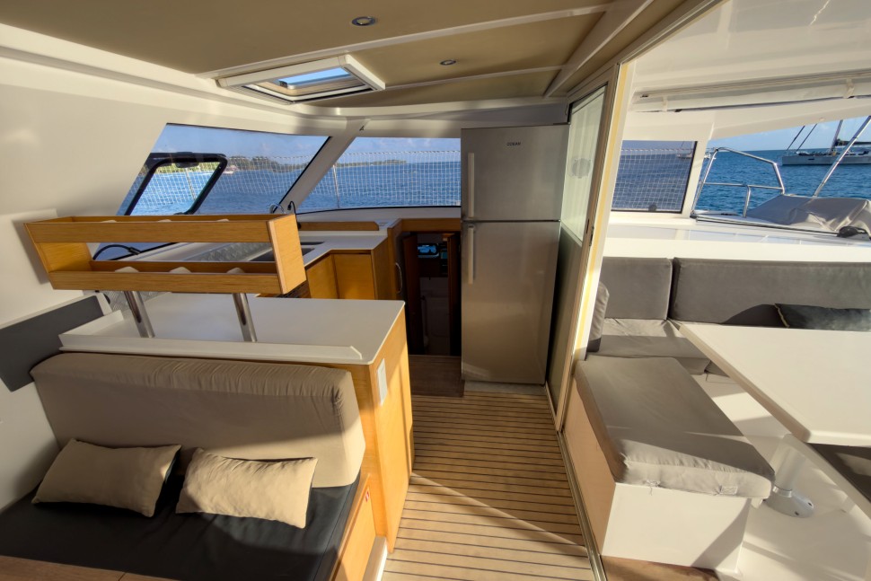 NAUTITECH OPEN 40 OWNER 4 CABINS 21