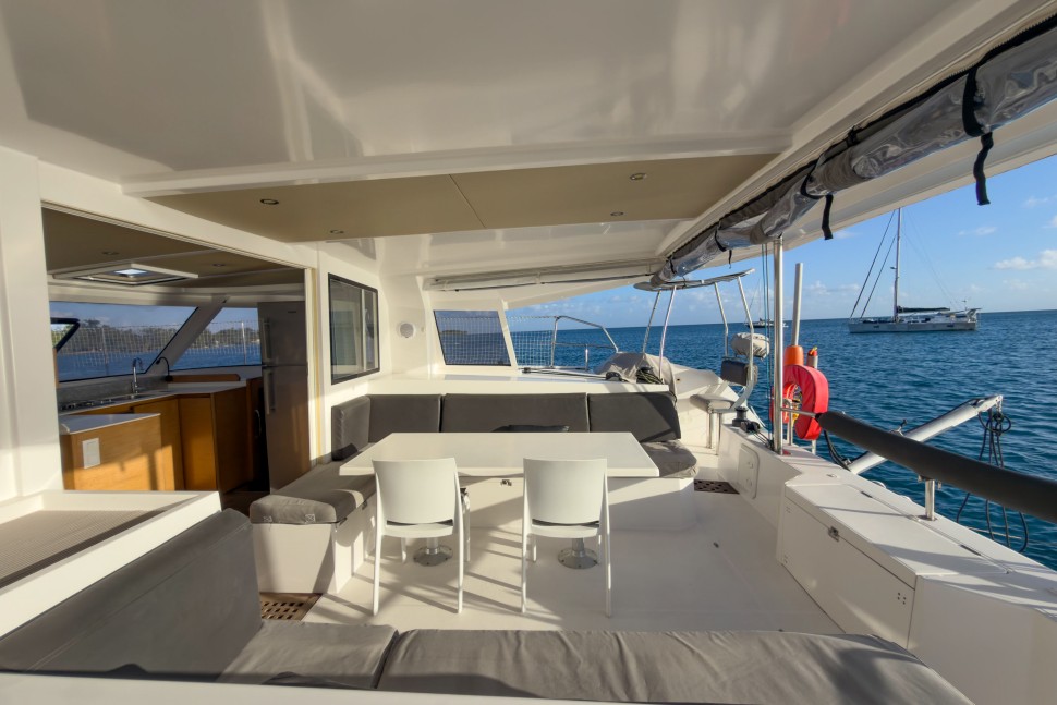 NAUTITECH OPEN 40 OWNER 4 CABINS 24