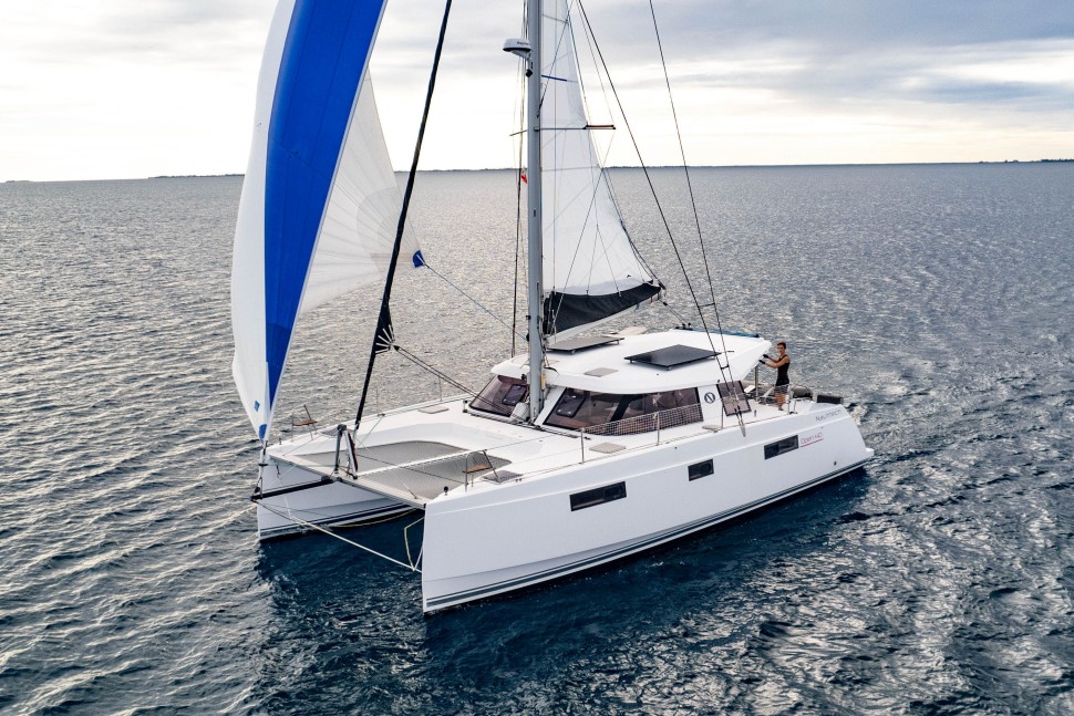 NAUTITECH OPEN 40 OWNER 4 CABINS 3