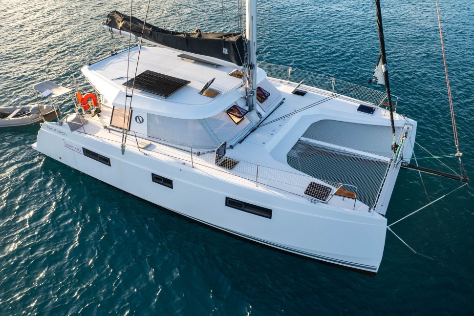 NAUTITECH OPEN 40 OWNER 4 CABINS 8