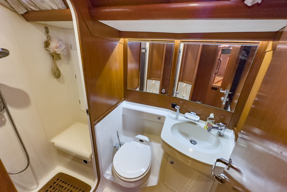 NAUTOR SWAN 60 12 MASTER CABIN BATHROOM