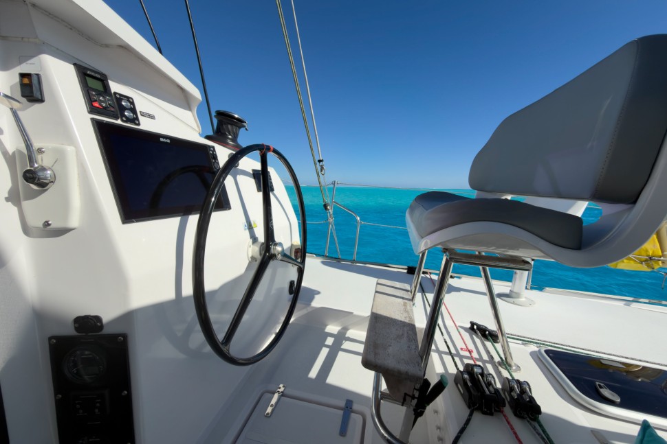 OUTREMER 51 10 helm