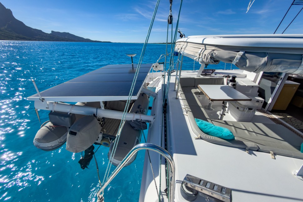 OUTREMER 51 11 exterior