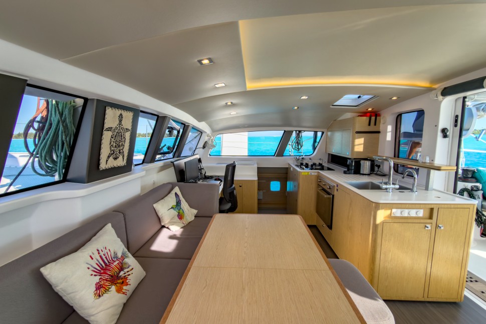 OUTREMER 51 14 interior