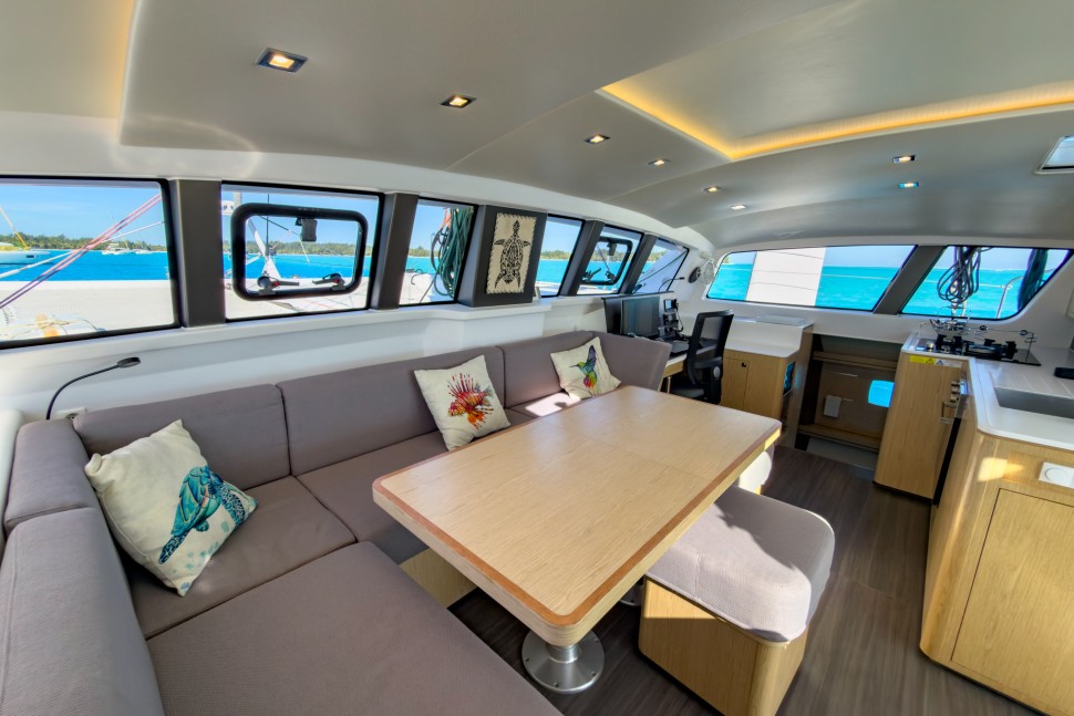 OUTREMER 51 15 interior