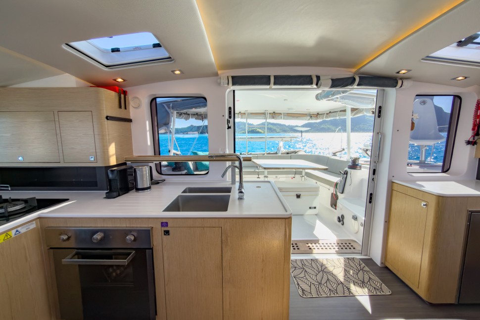 OUTREMER 51 16 interior