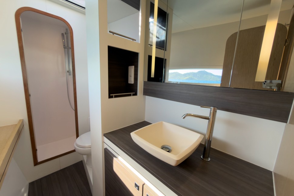 OUTREMER 51 21 interior