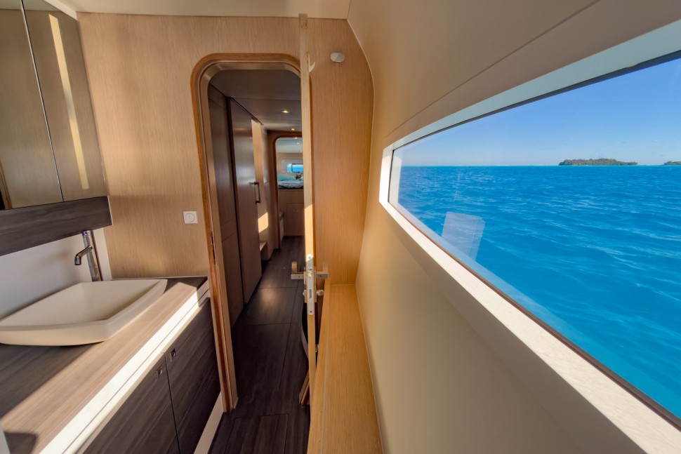 OUTREMER 51 22 interior