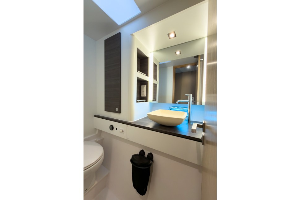 OUTREMER 51 26 interior