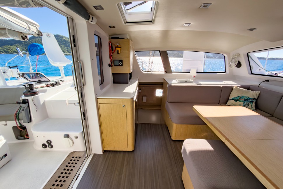 OUTREMER 51 31 interior