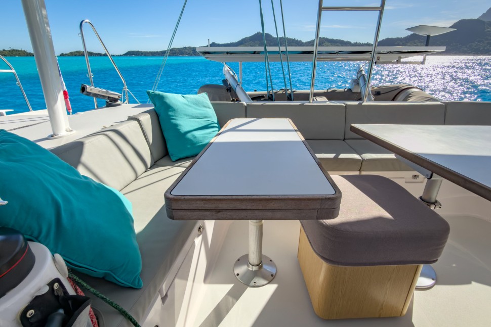 OUTREMER 51 8 exterior