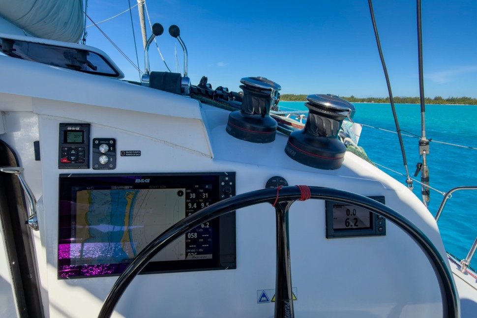 OUTREMER 51 9 helm