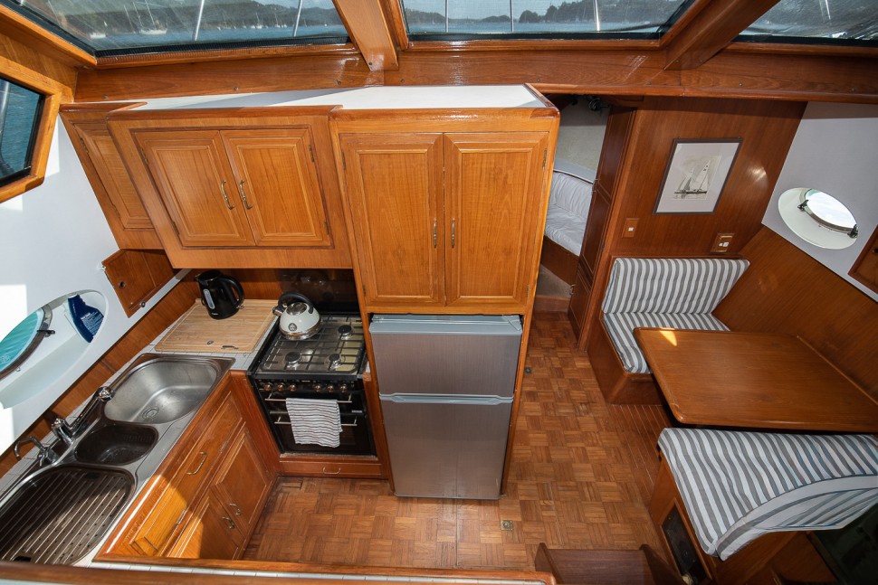 Ocean Alexander 46 Xanthe 13 galley
