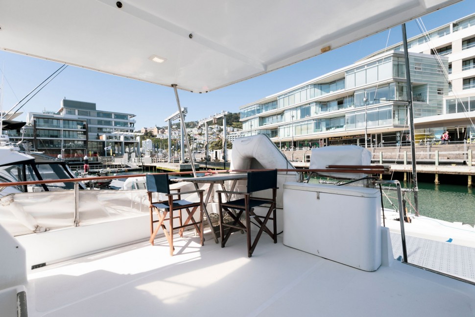 Oceans Alexander 18 Aft entertaing deck.jpg