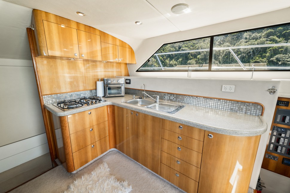 Pacific Dancer Roger Hill 14m 011 galley