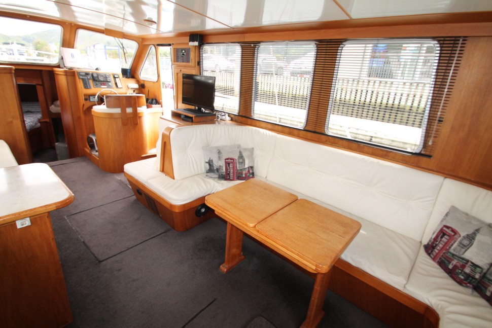 Pelin Crusader 11 saloon stbd