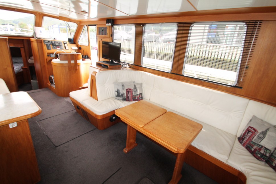 Pelin Crusader 11 saloon stbd2