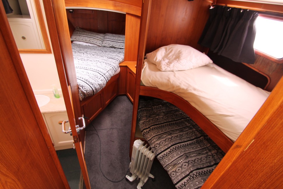 Pelin Crusader 16 fwd accommodation