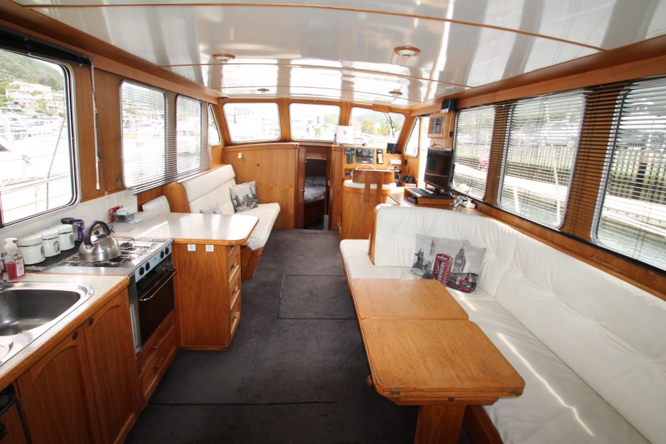 Pelin Crusader 8 saloon fwd2