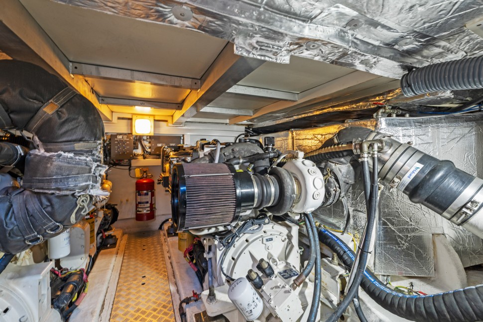 Princess 57 20 Engine Bay