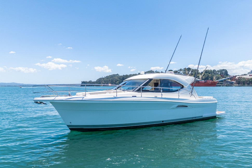 Riviera 3600 005 exterior