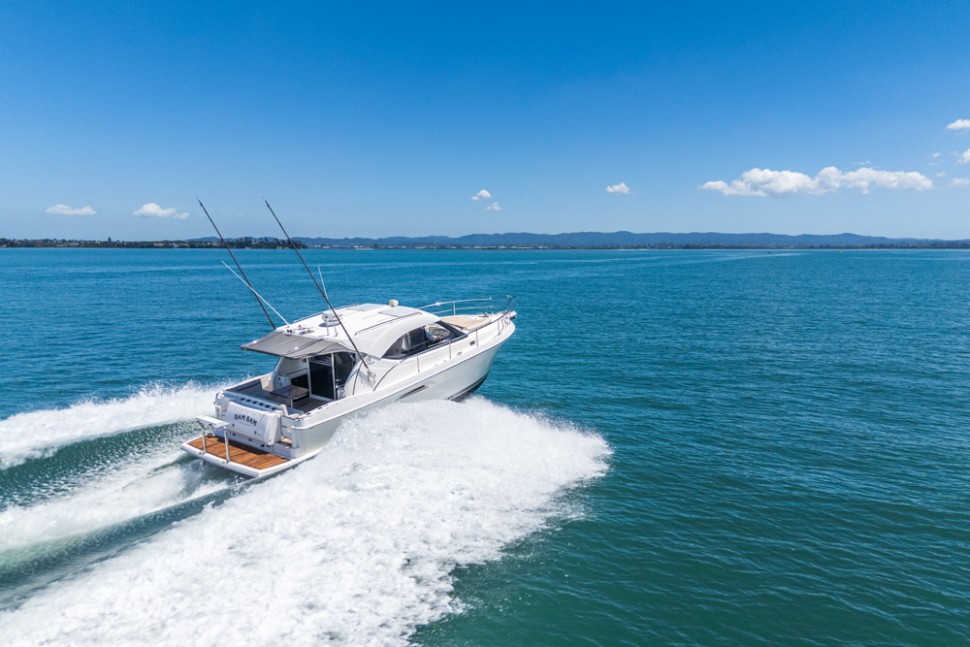 Riviera 3600 008 moving exterior